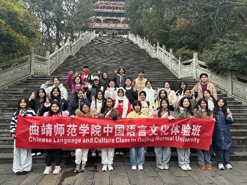 爬山 大合照.jpg