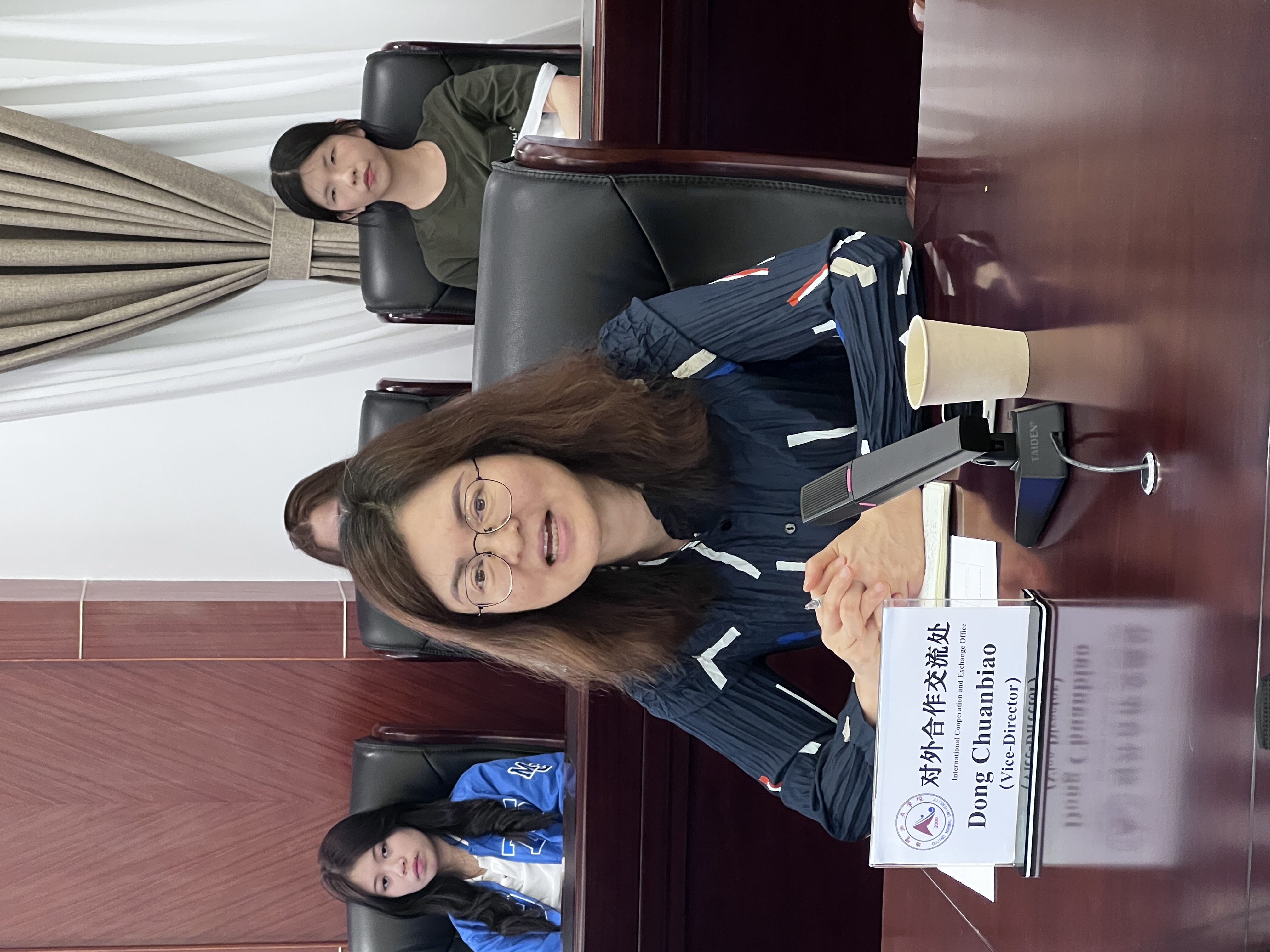 董传飚副处长主持.jpg